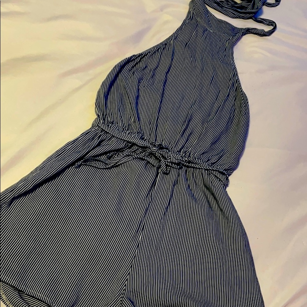 A Navy blue and white stripes romper❤️❤️❤️